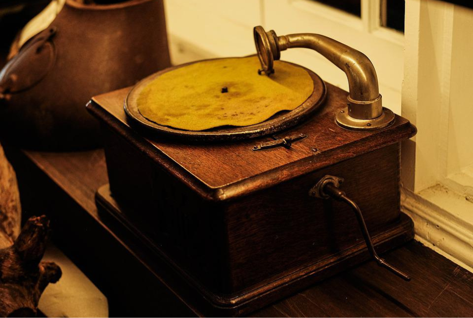 A Brief History of the Phonograph The Old Timey