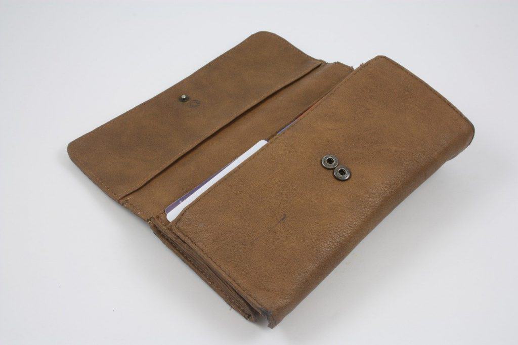 A Brief History of Wallets (and How to Find a Vintage One Today)